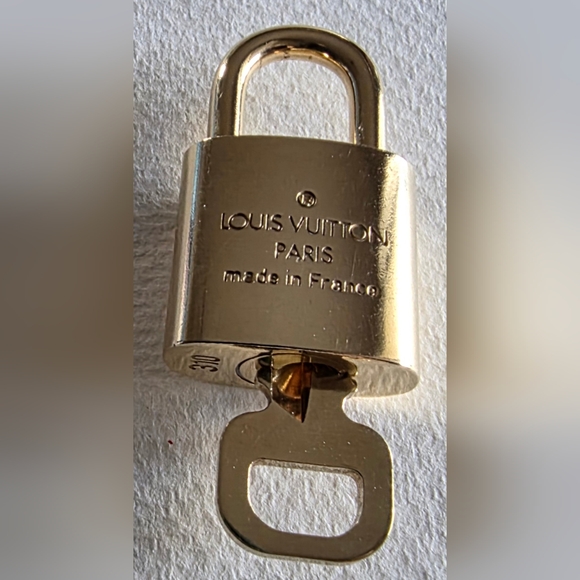 LOUIS VUITTON Lock And Key #310 - Picture 3 of 9